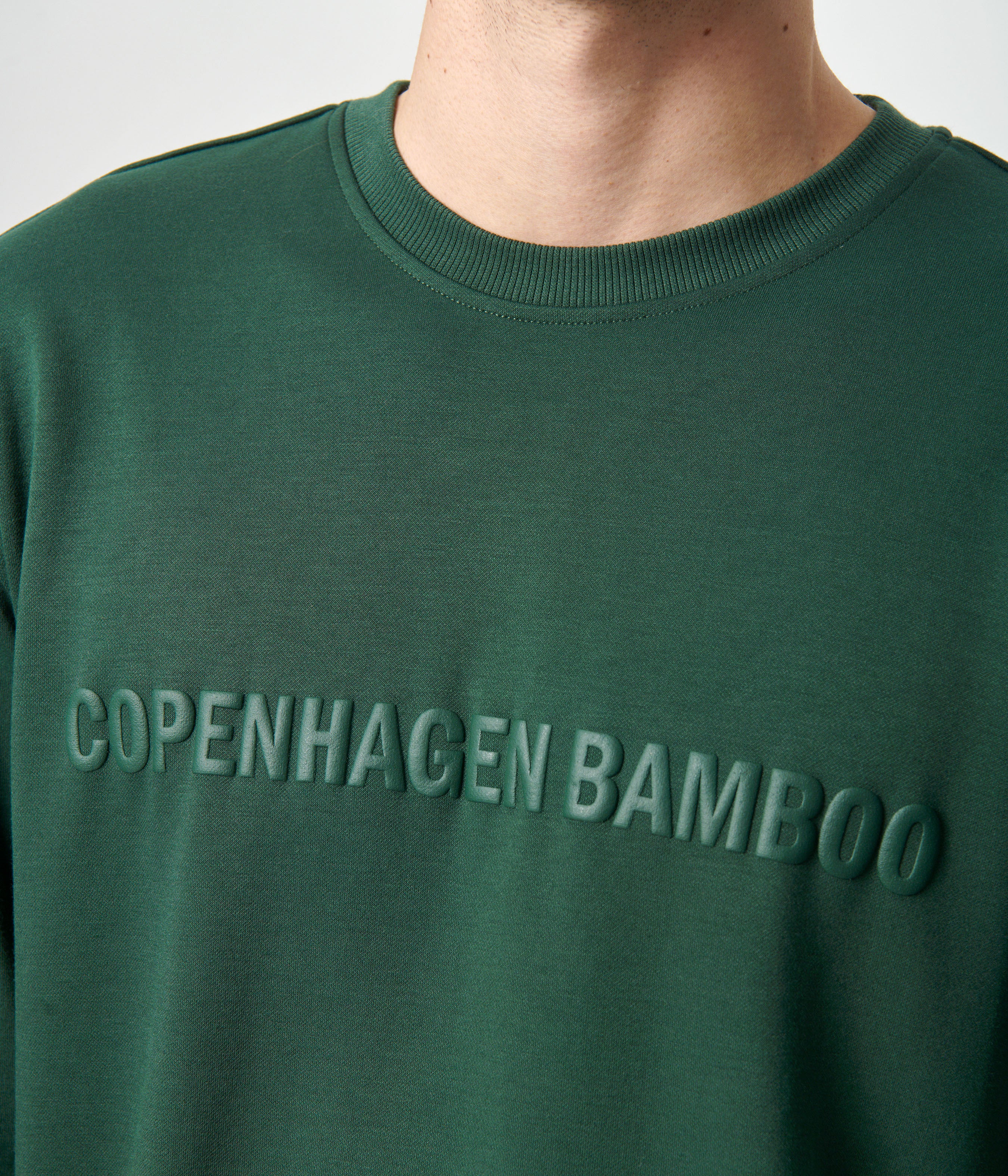 Green bamboo jogging set with logo